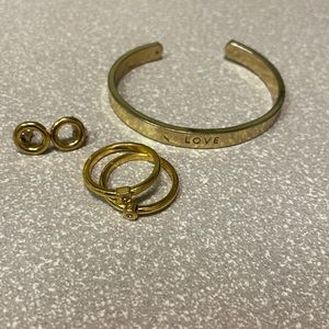 Gold Jewelry set!! Earrings, 2 rings and 1 bangle